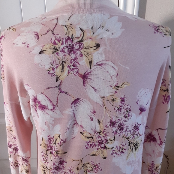 Soho JEANS, NEW YORK & COMPANY, Long Line Floral Rayon Blend Cardigan - Picture 6 of 6